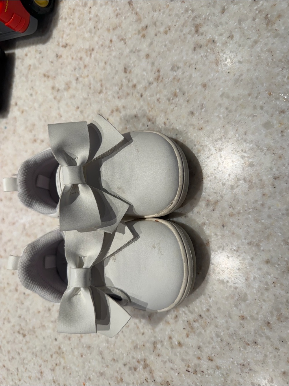 Stride Rite White Bow Baby Walker Sneakers